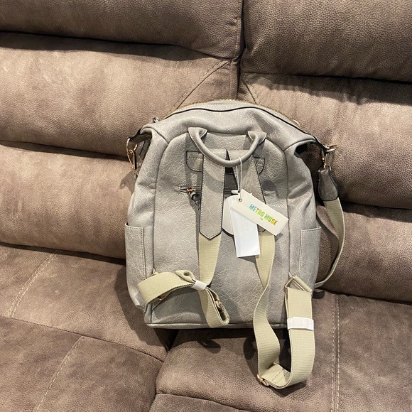 Gray backpack - Picture 2 of 11